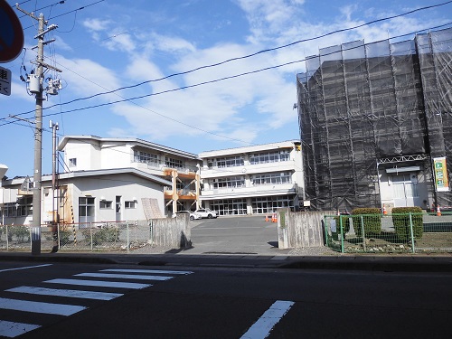 青山小学校